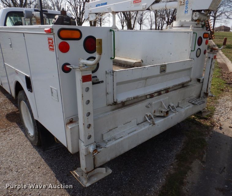 image for item IM9689 2002 Ford F550 Super Duty  utility / service truck