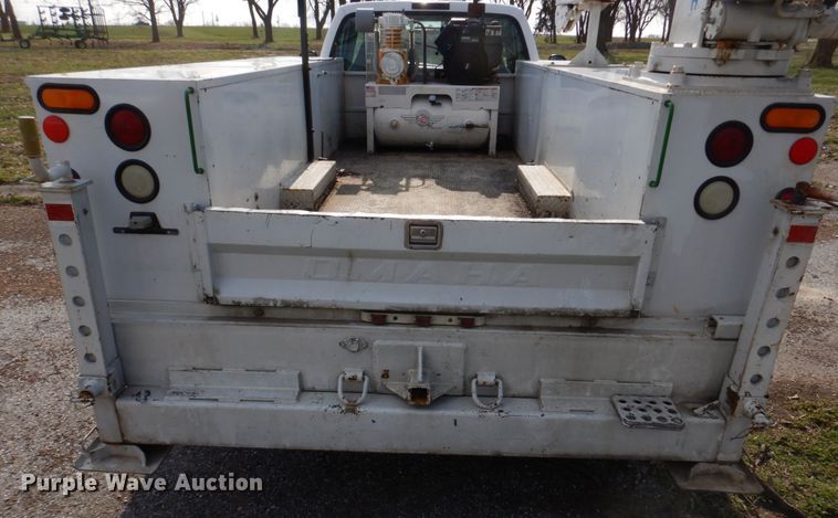 image for item IM9689 2002 Ford F550 Super Duty  utility / service truck