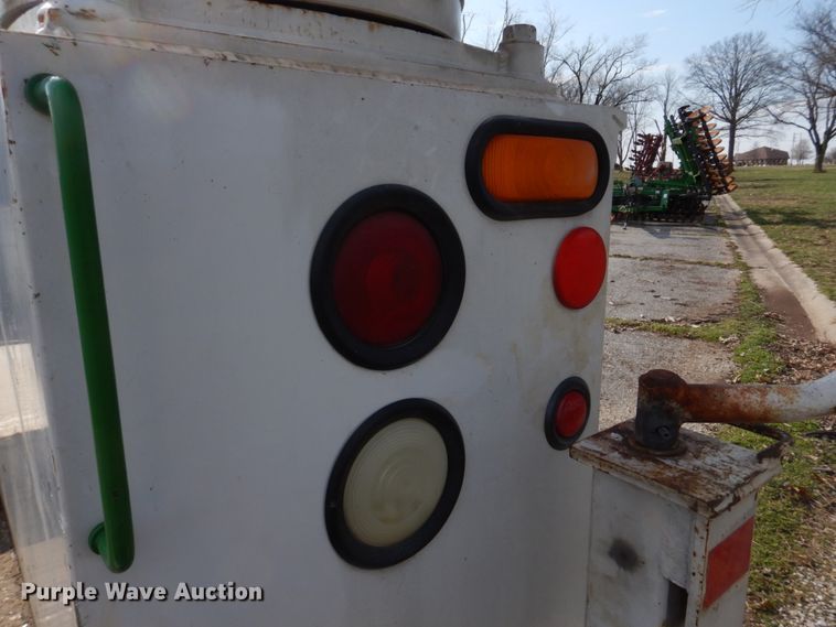 image for item IM9689 2002 Ford F550 Super Duty  utility / service truck