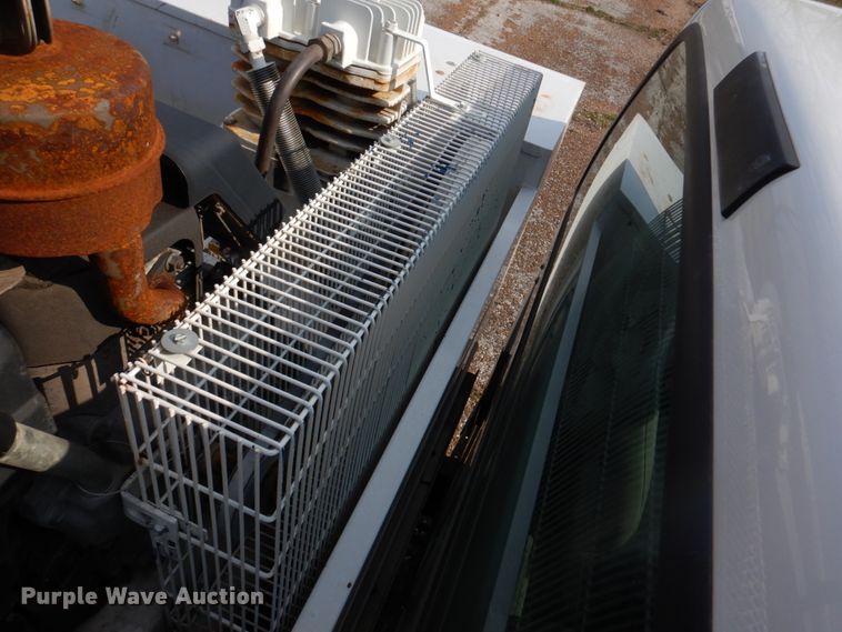 image for item IM9689 2002 Ford F550 Super Duty  utility / service truck