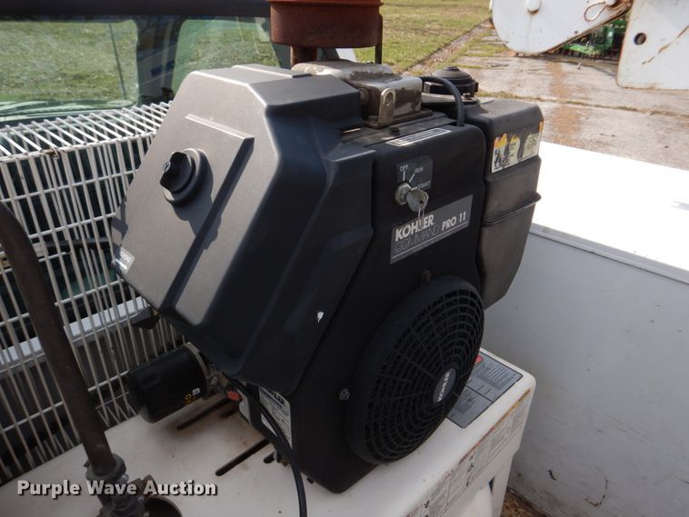 image for item IM9689 2002 Ford F550 Super Duty  utility / service truck