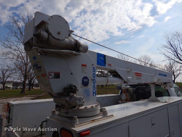 image for item IM9689 2002 Ford F550 Super Duty  utility / service truck