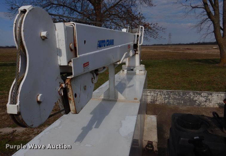 image for item IM9689 2002 Ford F550 Super Duty  utility / service truck