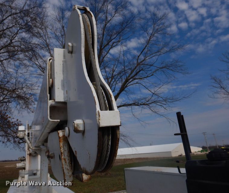 image for item IM9689 2002 Ford F550 Super Duty  utility / service truck