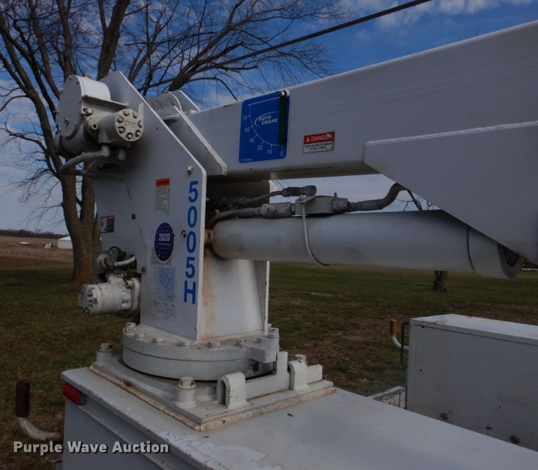 image for item IM9689 2002 Ford F550 Super Duty  utility / service truck