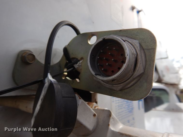 image for item IM9689 2002 Ford F550 Super Duty  utility / service truck