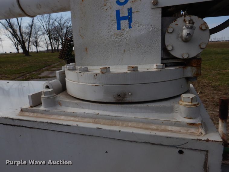 image for item IM9689 2002 Ford F550 Super Duty  utility / service truck