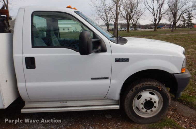 image for item IM9689 2002 Ford F550 Super Duty  utility / service truck