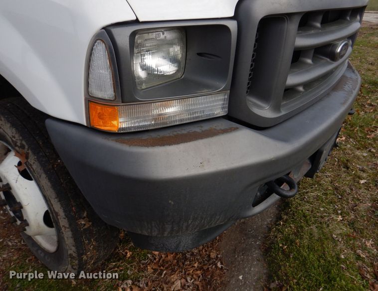 image for item IM9689 2002 Ford F550 Super Duty  utility / service truck