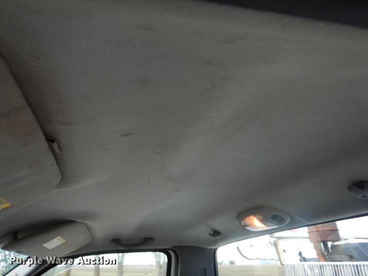 image for item IM9689 2002 Ford F550 Super Duty  utility / service truck