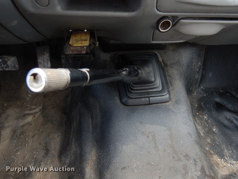 image for item IM9689 2002 Ford F550 Super Duty  utility / service truck