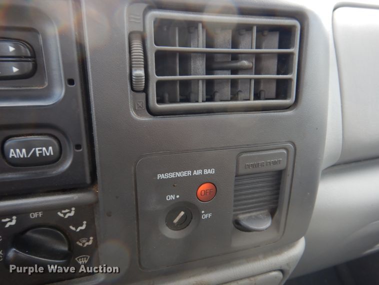 image for item IM9689 2002 Ford F550 Super Duty  utility / service truck