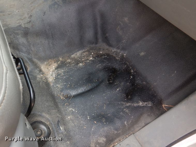 image for item IM9689 2002 Ford F550 Super Duty  utility / service truck