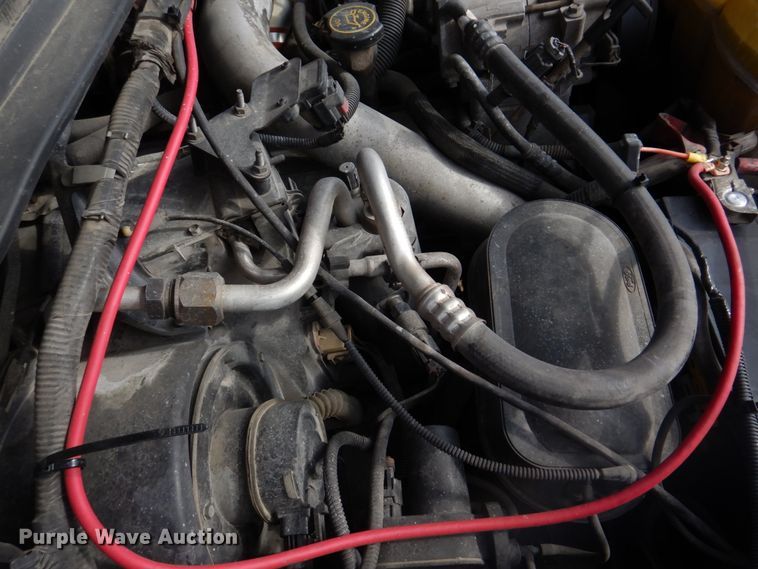 image for item IM9689 2002 Ford F550 Super Duty  utility / service truck