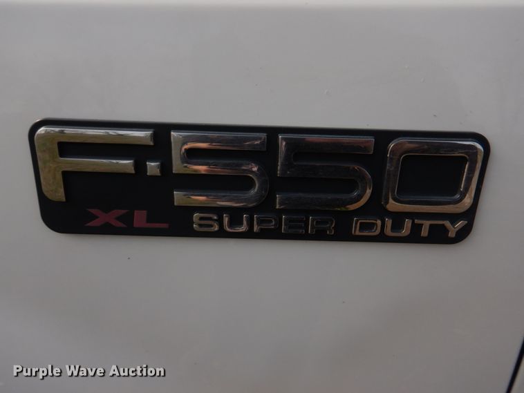image for item IM9689 2002 Ford F550 Super Duty  utility / service truck