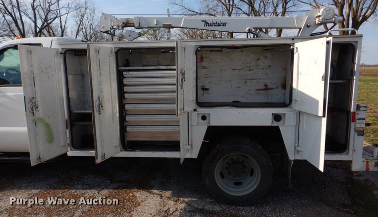 image for item IM9690 2006 Ford F550 Super Duty  utility / service truck