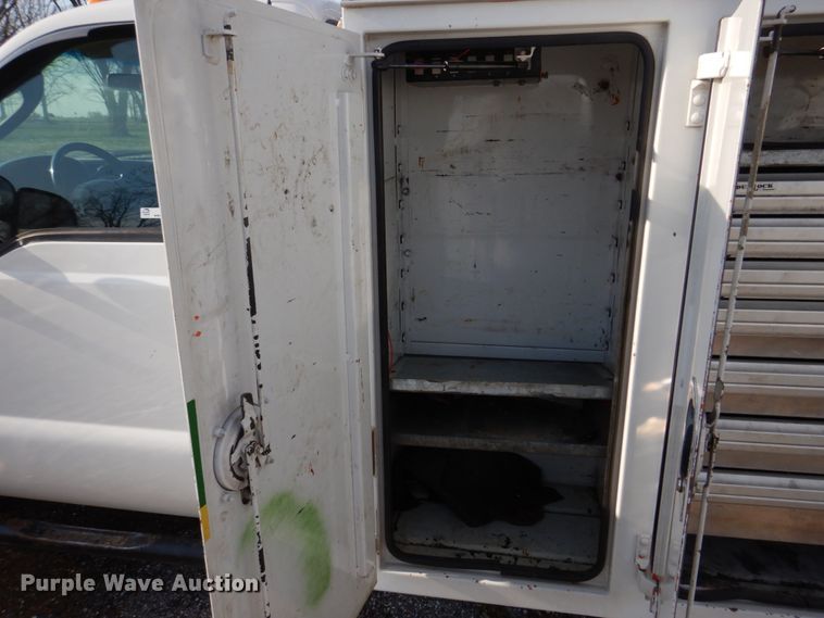 image for item IM9690 2006 Ford F550 Super Duty  utility / service truck