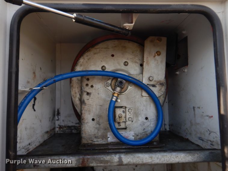 image for item IM9690 2006 Ford F550 Super Duty  utility / service truck