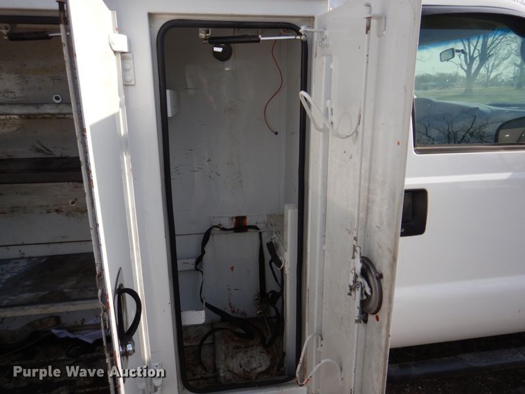 image for item IM9690 2006 Ford F550 Super Duty  utility / service truck