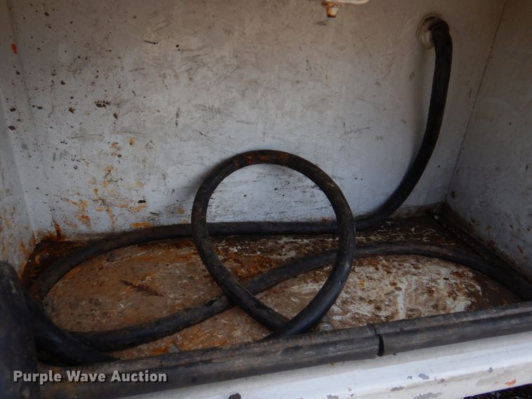 image for item IM9690 2006 Ford F550 Super Duty  utility / service truck