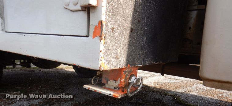 image for item IM9690 2006 Ford F550 Super Duty  utility / service truck