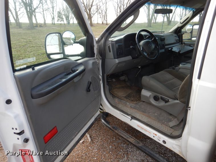 image for item IM9690 2006 Ford F550 Super Duty  utility / service truck