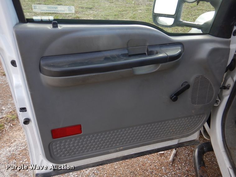 image for item IM9690 2006 Ford F550 Super Duty  utility / service truck