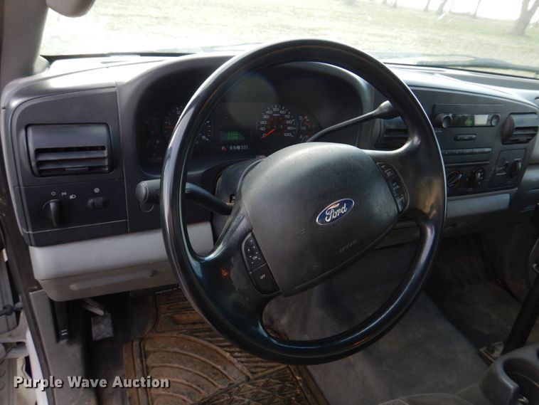 image for item IM9690 2006 Ford F550 Super Duty  utility / service truck