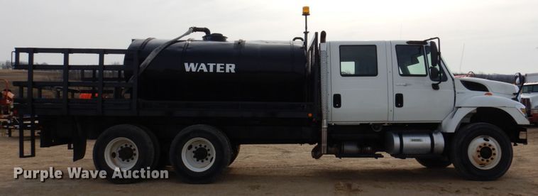 image for item IM9842 2010 International 7400  Crew Cab water truck