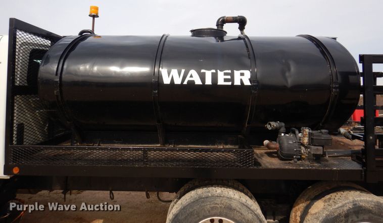 image for item IM9842 2010 International 7400  Crew Cab water truck