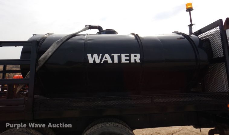 image for item IM9842 2010 International 7400  Crew Cab water truck