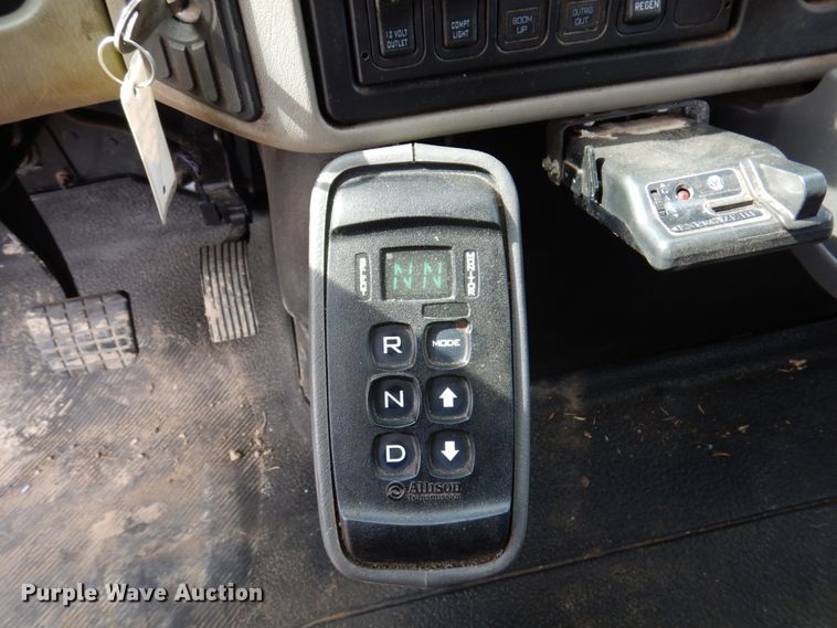 image for item IM9842 2010 International 7400  Crew Cab water truck