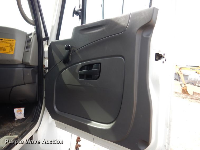 image for item IM9842 2010 International 7400  Crew Cab water truck