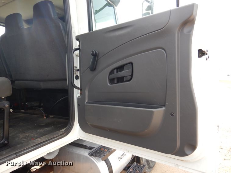 image for item IM9842 2010 International 7400  Crew Cab water truck