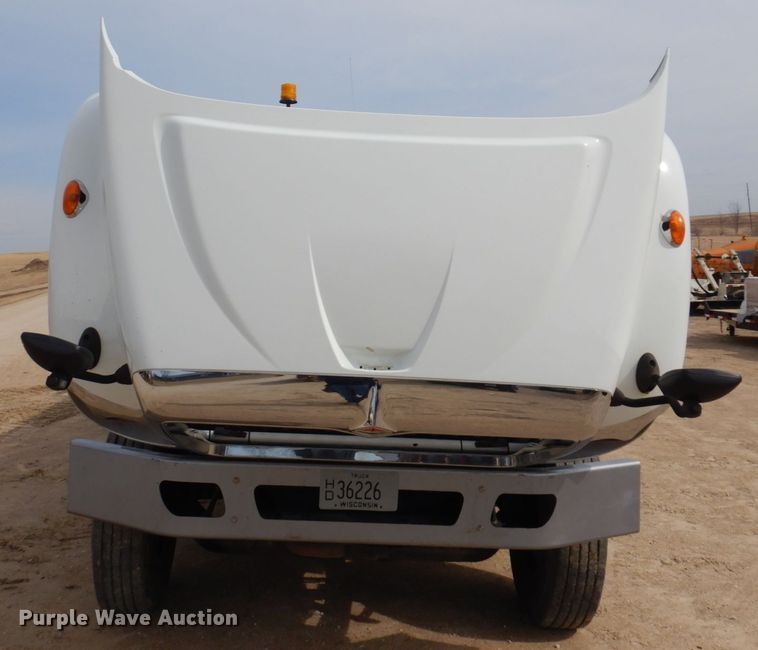 image for item IM9842 2010 International 7400  Crew Cab water truck