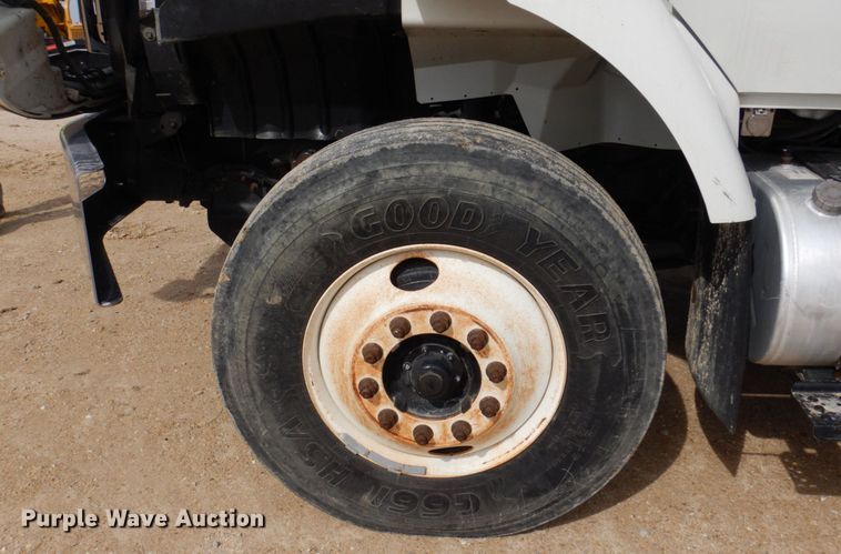 image for item IM9842 2010 International 7400  Crew Cab water truck