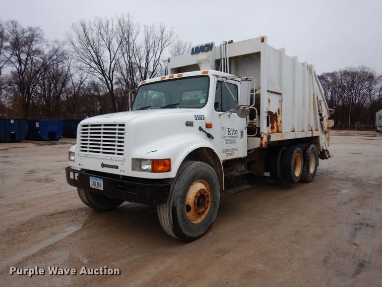 image for item IM9860 2000 International 4700  refuse truck