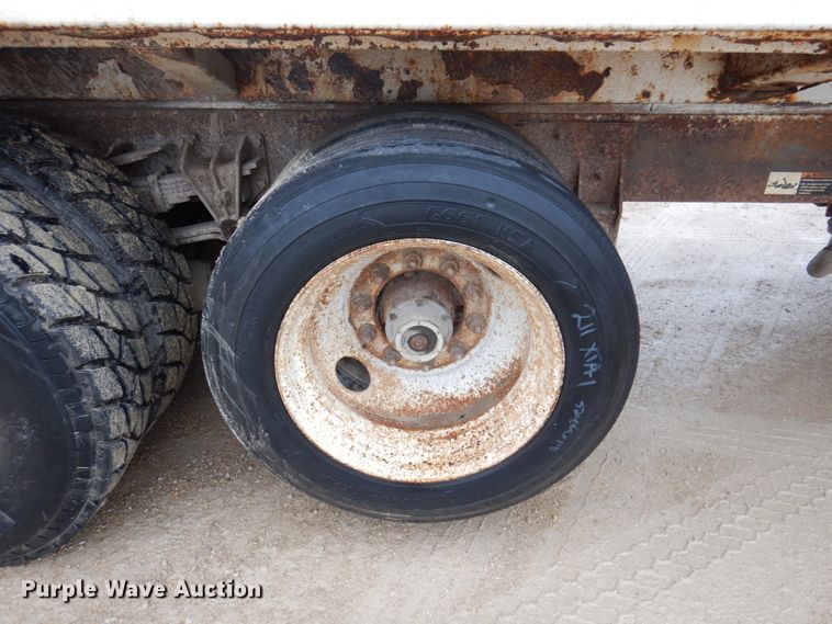 image for item IM9860 2000 International 4700  refuse truck