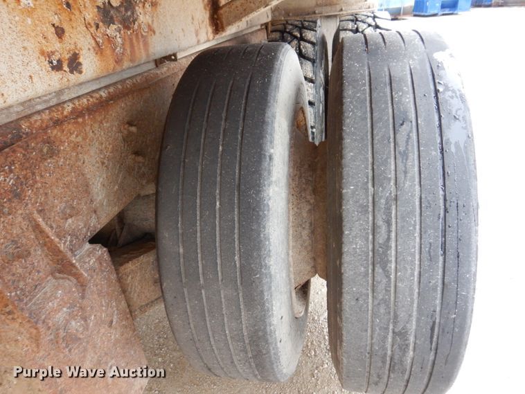 image for item IM9860 2000 International 4700  refuse truck