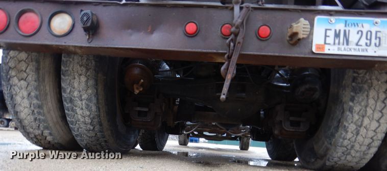 image for item IM9861 1995 Mack RD Series  roll-off container truck