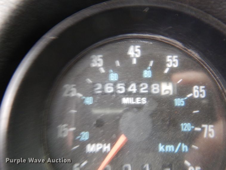 image for item IM9861 1995 Mack RD Series  roll-off container truck