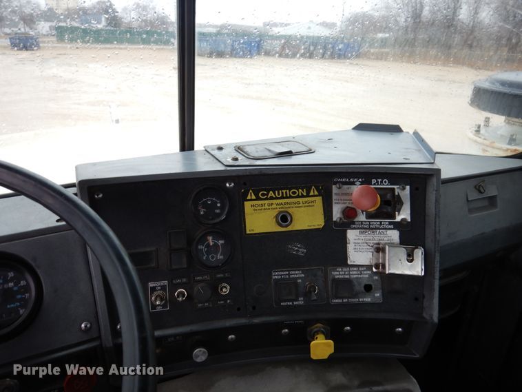 image for item IM9861 1995 Mack RD Series  roll-off container truck