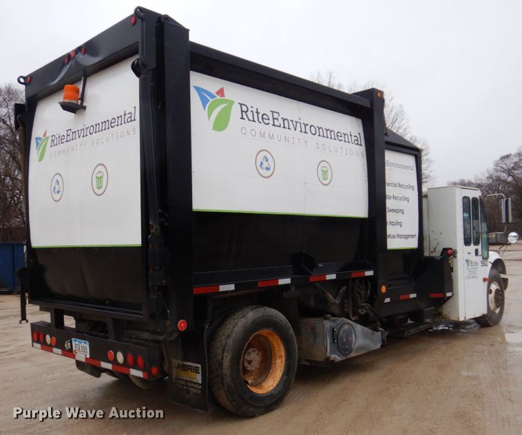 image for item IM9862 1999 International 4900  refuse truck