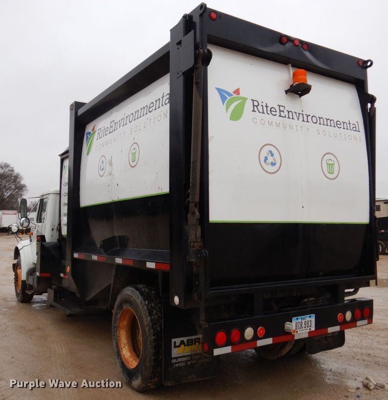 image for item IM9862 1999 International 4900  refuse truck