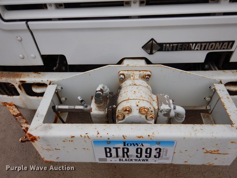 image for item IM9862 1999 International 4900  refuse truck