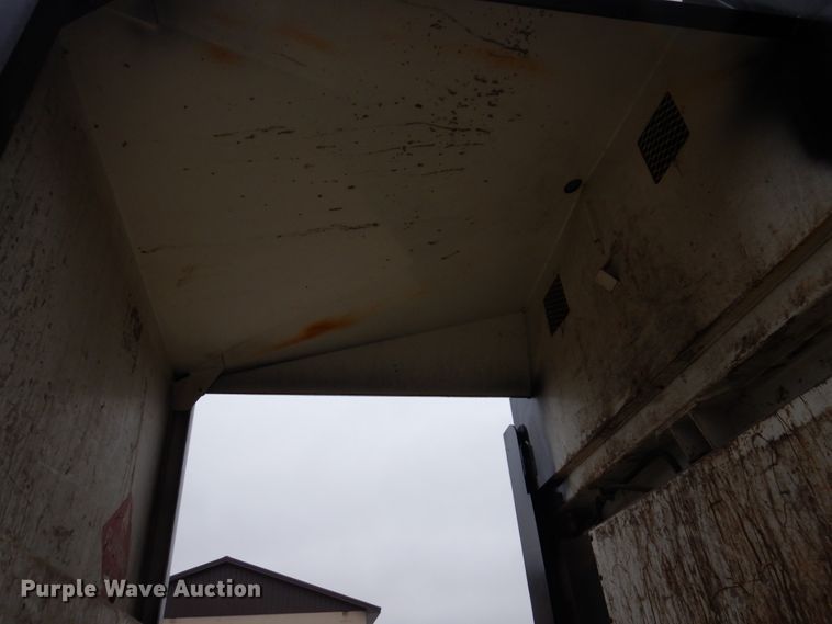 image for item IM9862 1999 International 4900  refuse truck