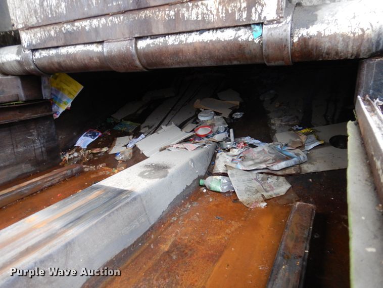 image for item IM9862 1999 International 4900  refuse truck