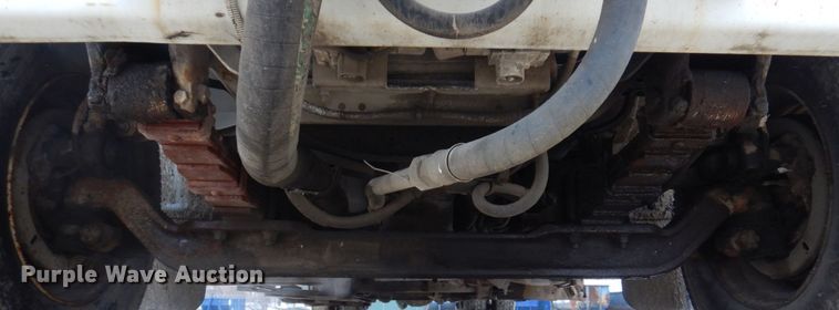 image for item IM9862 1999 International 4900  refuse truck