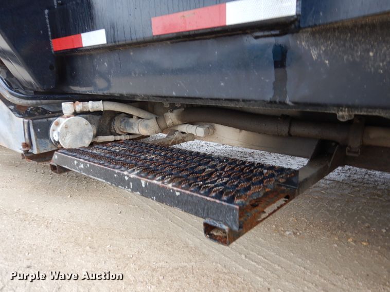 image for item IM9862 1999 International 4900  refuse truck