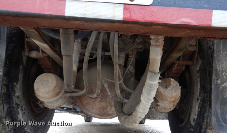 image for item IM9862 1999 International 4900  refuse truck